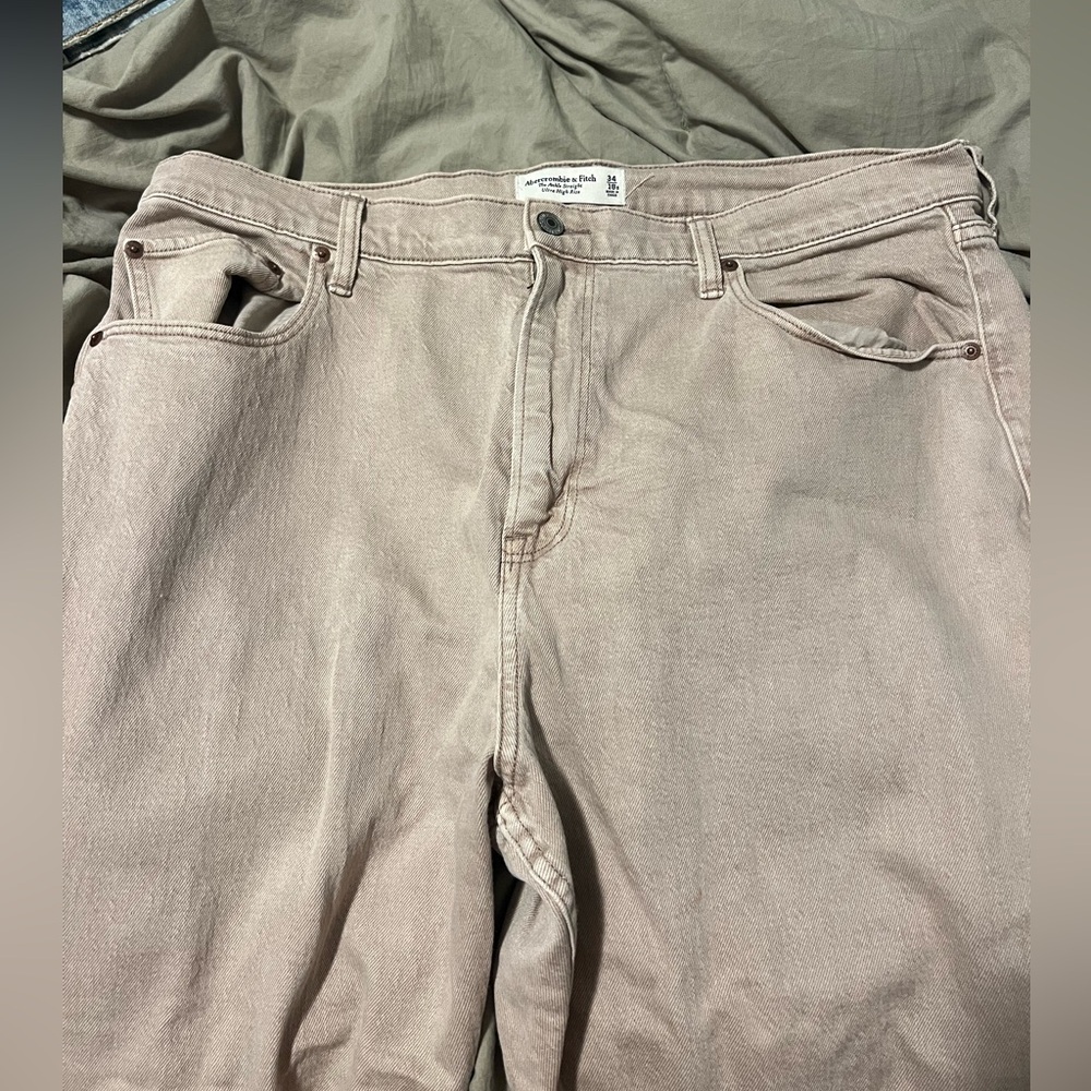 NWOT Abercrombie tan ankle straight ultra high rise jeans size 34s